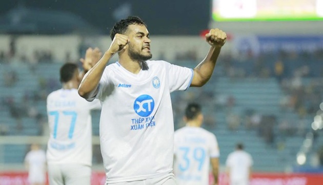 HLV Vũ Hồng Việt khen Romulo, Brenner giải bài toán Xuân Son chấn thương