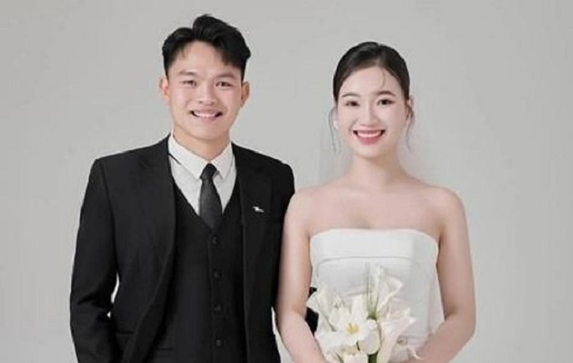 Hồ Văn Cường tổ chức lễ ăn hỏi, suýt đón tin vui trên sân cỏ