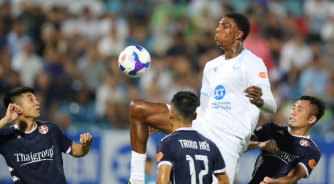 Hudlin – Phạm Ba tạo khác biệt, Nam Định có 3 điểm trên sân nhà