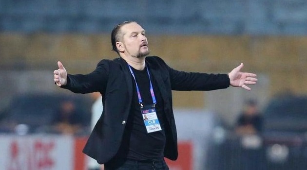 Kiềm chế trên sân cỏ: Chìa khóa để V-League chuyên nghiệp hơn