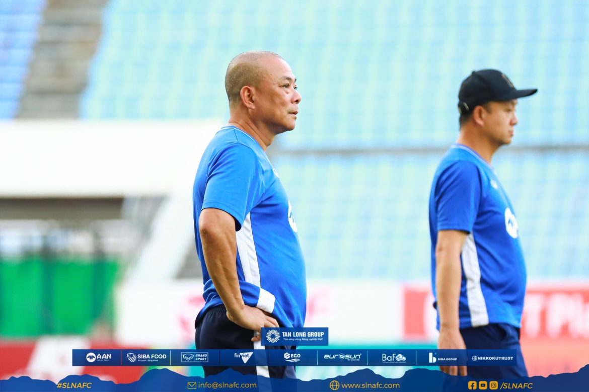 Lâm nguy tại V-League, HLV SLNA nói thẳng suy nghĩ về Thể Công Viettel