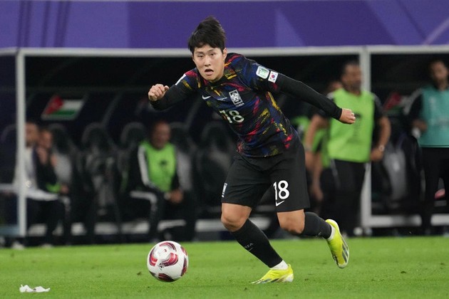 Lee Kang-in mang đến bài học lớn cho Đình Bắc