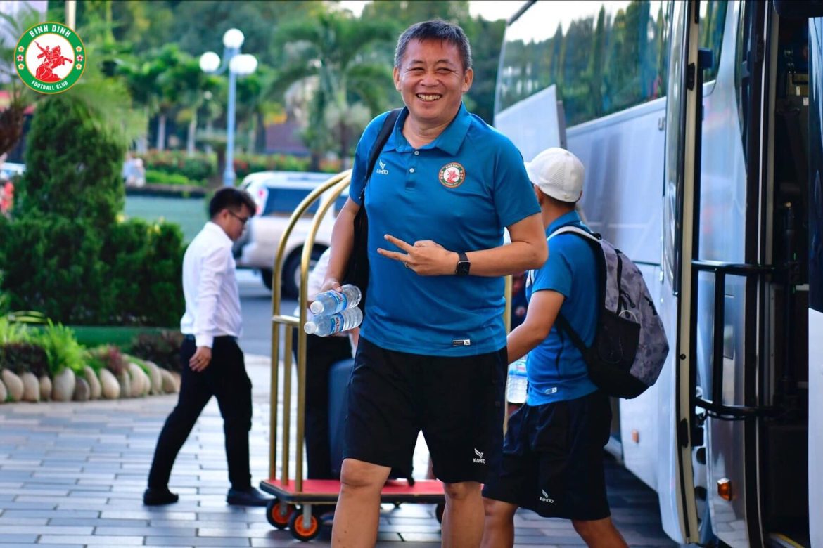 Lộ diện HLV và cầu thủ nội hay nhất V-League 2024