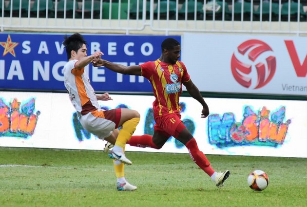 Mất bàn thắng gây tranh cãi, HAGL vẫn nằm trong nhóm nguy hiểm