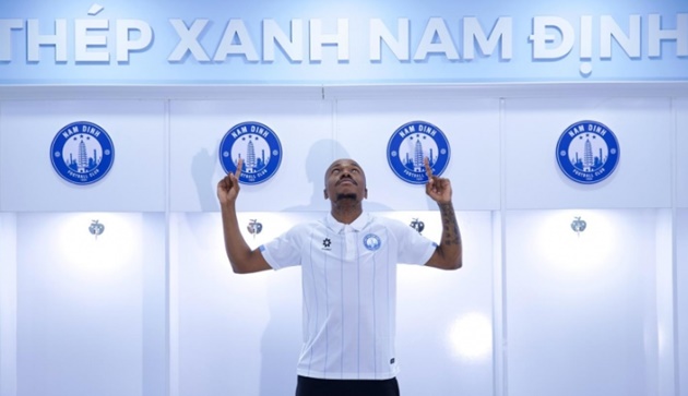 Nam Định chiêu mộ Percy Tau, tiền đạo từng chơi ở Ngoại hạng Anh