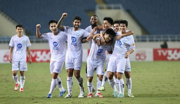 Nam Định thăng hoa ở V-League sau cú sốc Cúp C2 châu Á