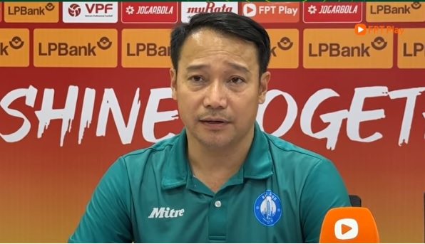 Nam Định vô địch V-League, HLV Vũ Hồng Việt thừa nhận giữ ngôi vương còn khó hơn