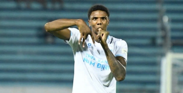 Ngoại binh 2,06m của Nam Định lập công ngay khi vào sân