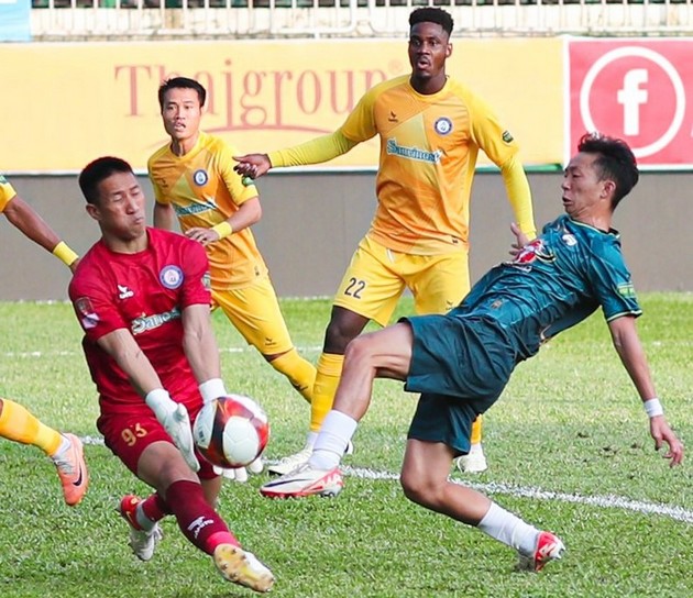 Ngoại binh phản lưới, HAGL mất điểm trước Khánh Hòa