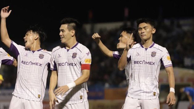 Nguyễn Tiến Linh chạm mốc 100 bàn thắng