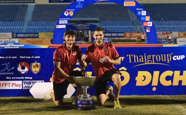 Ninh Bình chia tay 2 ngoại binh Tây Ban Nha sau hơn 1 tháng