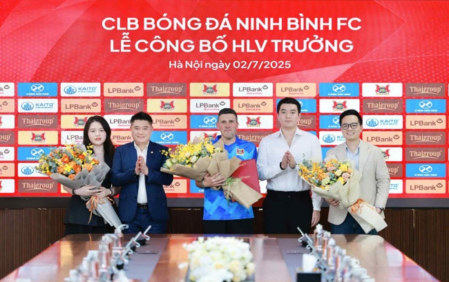 Ninh Bình công bố HLV Gerard Albadalejo và dàn trợ lý ở mùa giải mới