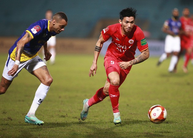 Nỗi đau của Văn Hậu