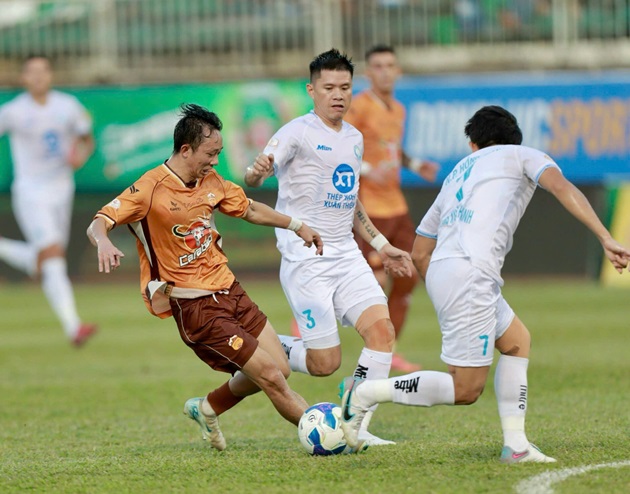 Phó Chủ tịch VFF chỉ thẳng vấn đề của V-League