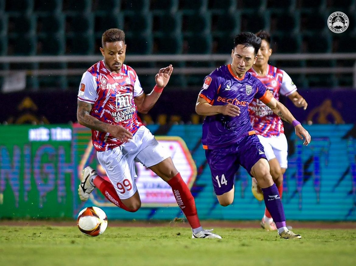 Phong tỏa Tiến Linh và đồng đội, HLV TP.HCM tiết lộ bí quyết