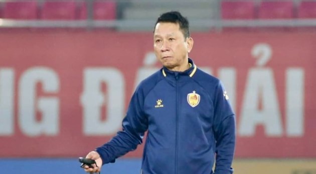 Quảng Nam từ chối đơn từ chức, giữ lại HLV Văn Sỹ Sơn
