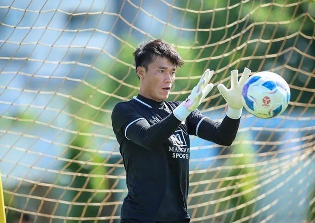 Sai lầm của thủ môn Bùi Tiến Dũng