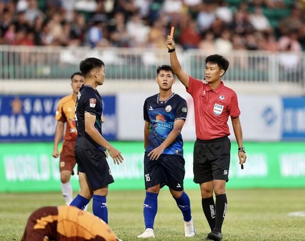 Sao ĐT Việt Nam quá vô duyên, HAGL trả giá đắt dù thi đấu hơn người