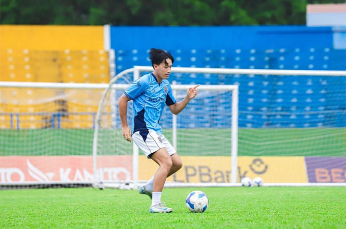 Sao Việt kiều ký hợp đồng với Hải Phòng