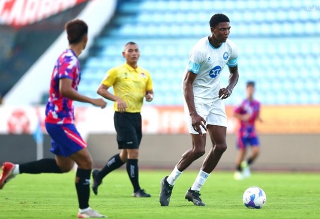 Tân binh “cao kều” của Nam Định lại lập công