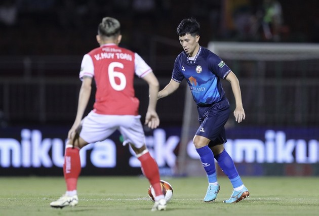 Tân binh lập công, TP.HCM lội ngược dòng hạ gục Bình Định