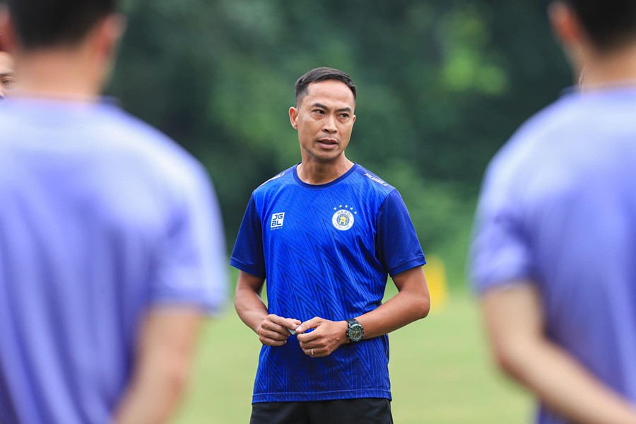 Tân HLV Hà Nội FC nói gì trong ngày nhậm chức