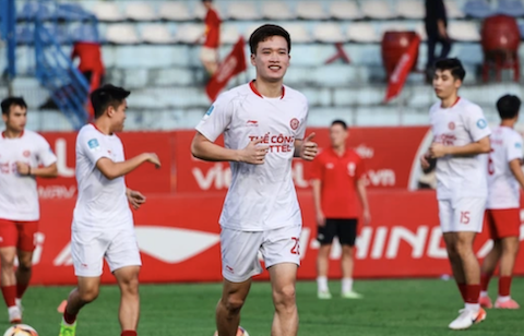 Thể Công Viettel hét giá không tưởng, Hoàng Đức rơi vào thế khó