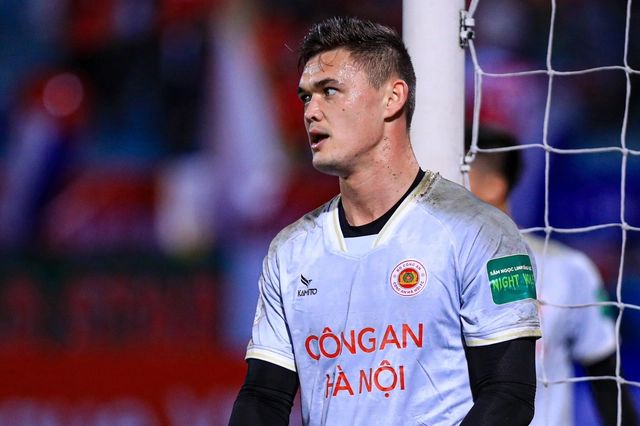 Thủ môn hay nhất V-League gia nhập Bình Dương?