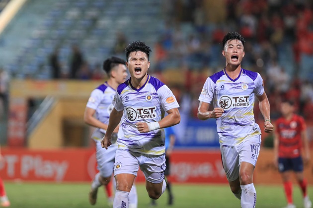 Thủng lưới phút 90+13, HLV Polking trách trọng tài