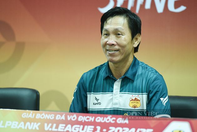 Thuyền trưởng HAGL nói gì về “thần đồng” 16 tuổi?