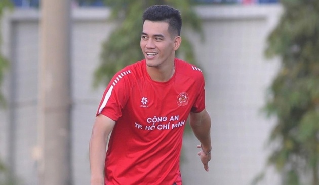 Tiến Linh ghi bàn đẹp mắt trong trận ra mắt Công an TP.HCM