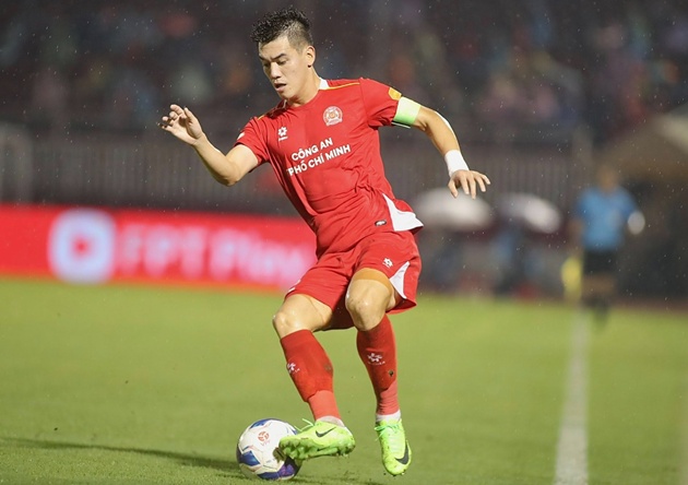 Tiến Linh lệch thước ngắm, CA TP.HCM thua ngược Hải Phòng