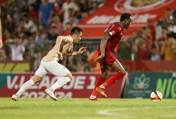 “Tôi chưa thấy đội bóng nào trên thế giới thay HLV nhiều như vậy”