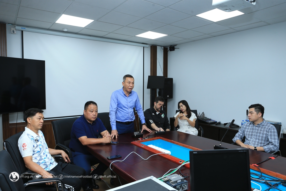 Tranh thủ quãng nghĩ V-League, VFF tập huấn trọng tài VAR