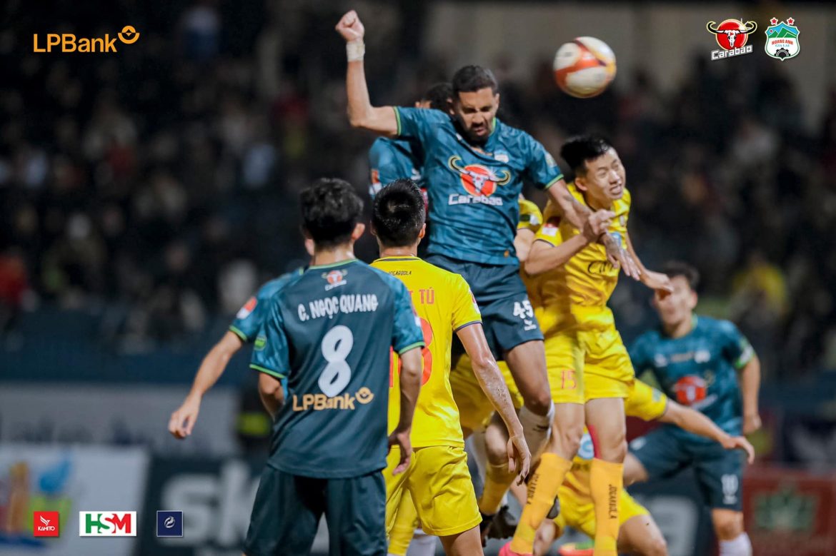 “Trình độ cầu thủ HAGL không cao, khó chơi ở V-League”