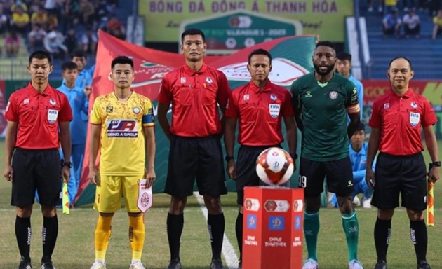 Trọng tài Thái Lan và drama V.League: Viettel thoát phạt, Thanh Hóa bức xúc
