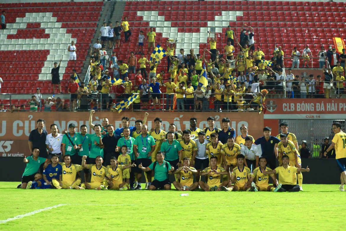 Trụ hạng V-League, CLB được thưởng ngay 1 tỷ