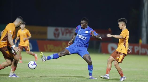 Trung Kiên xuất sắc giành điểm cho HAGL trước PVF-CAND