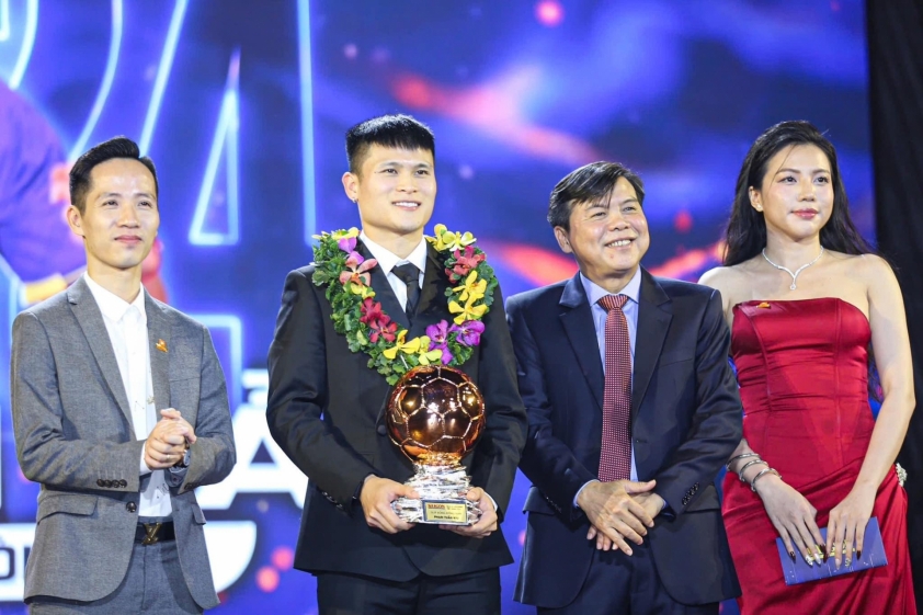 Tuấn Hải lên tiếng sau khi giành Quả bóng đồng