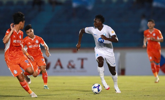 V-League 2024/25: Sức nóng ở đỉnh và cuối bảng