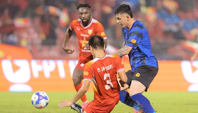 VAR định đoạt, Hà Tĩnh hạ gục HAGL bằng quả penalty phút 88