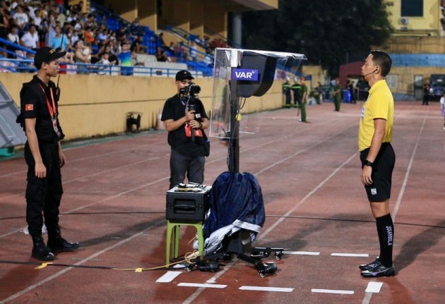 VAR lại gặp sự cố ở vòng 15 V-League 2024/25