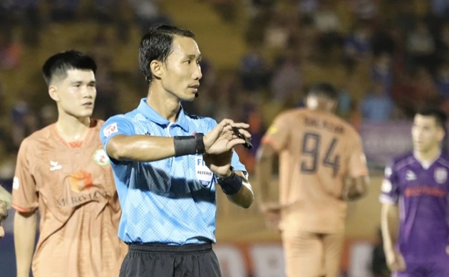 VFF treo còi tổ trọng tài trận TP HCM vs Thanh Hóa