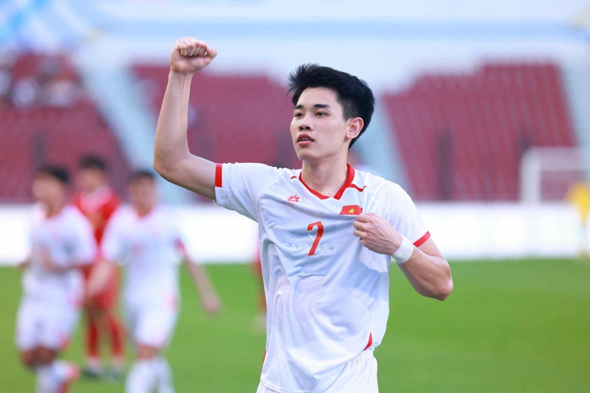 Vì sao Đình Bắc vắng mặt ở Gala Quả bóng Vàng Việt Nam?