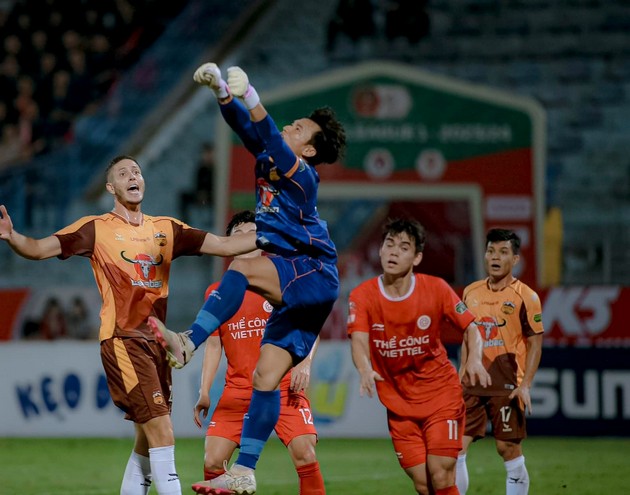 Vòng 16 V-League: HAGL, Nam Định ‘phá tan’ Hàng Đẫy; Dàn tuyển thủ báo tin vui cho HLV Kim Sang-sik