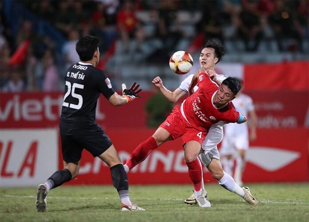 Vòng 19 V-League: Cú ngã ngựa đau đớn; CAHN buông súng