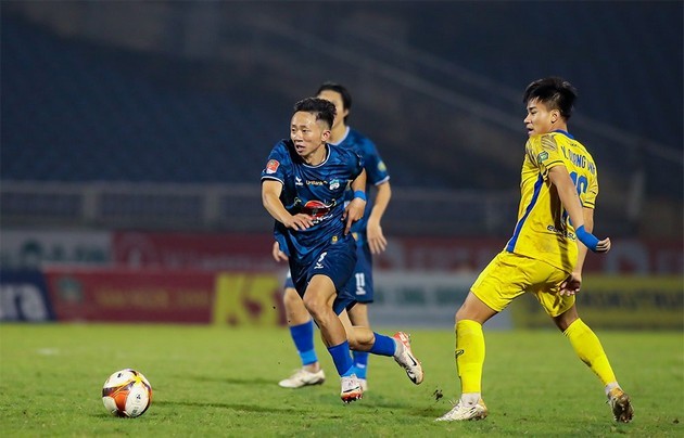 Vòng 2 V.League: HAGL tiếp đà thăng tiến; Nhà vua trút giận
