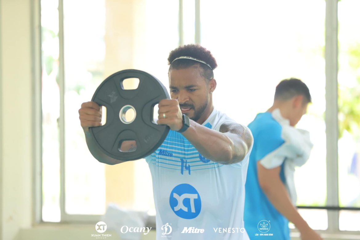 Vua phá lưới hay nhất lịch sử V-League sắp khoác áo tuyển Việt Nam?