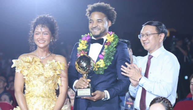 Vượt Sơn Tùng, Nguyễn Xuân Son trở thành người có ảnh hưởng nhất MXH Việt Nam