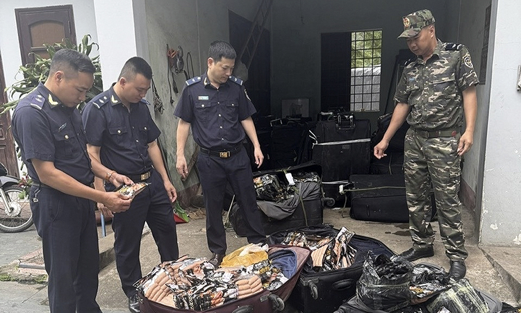 Xử nghiêm hành vi buôn lậu, vận chuyển trái phép hàng hóa qua biên giới dịp Tết